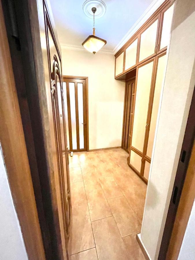Apartment In The Center Of Ереван Екстериор снимка